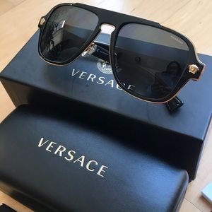 Authentic Versace Men’s Medusa Sunglasses